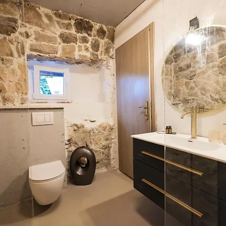 ヴィラ Anchi ザダル