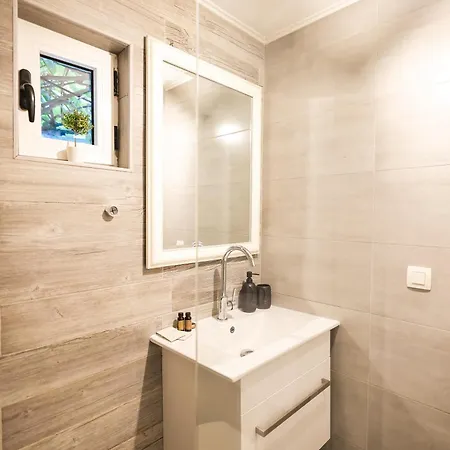 Anchi Βίλα Ζαντάρ